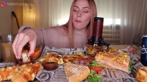 EATING | Кесадилья, корн-дог, хот-дог, сырные шарики | Corn dog, hot dog, cheese balls не MUKBANG