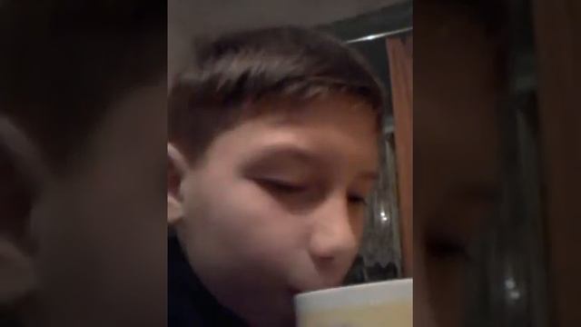 Мы пробуем чипсы острые смотреть онлайн