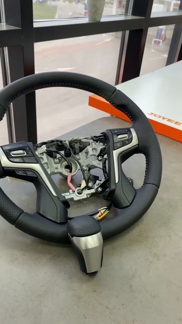 Toyota Prado 150. Перетяжка руля и ручки кпп смотреть онлайн