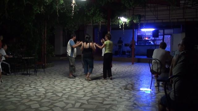 MUZICA DE PE TERASA HOTELULUI DOMOGLED DIN HERCULANE смотреть онлайн