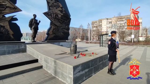 В Новокузнецке полицейские присоединились к акции «С нами Победа!» смотреть онлайн