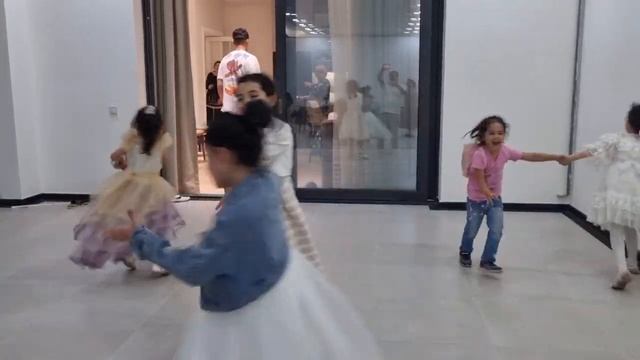 кук жигули, дугоналар ракси. танец подружек. @ozodaofficial #kokjiguli #raqs #танец смотреть онлайн