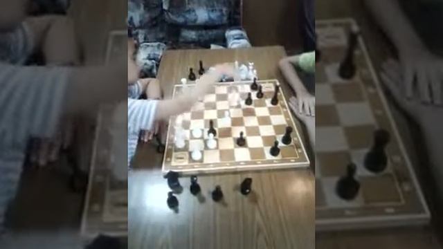 Быстрые Шахматы. Ильяс и Виталий смотреть онлайн
