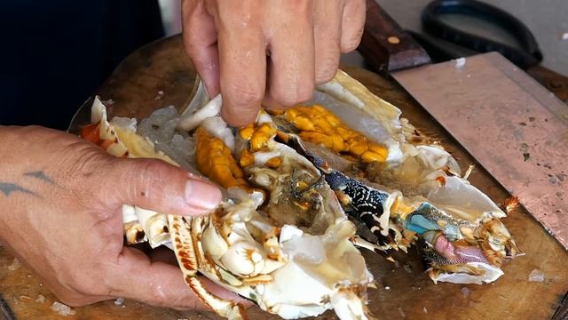 Вьетнамская уличная еда - Гигант Радужный Омар Муйне морепродукты Вьетнам