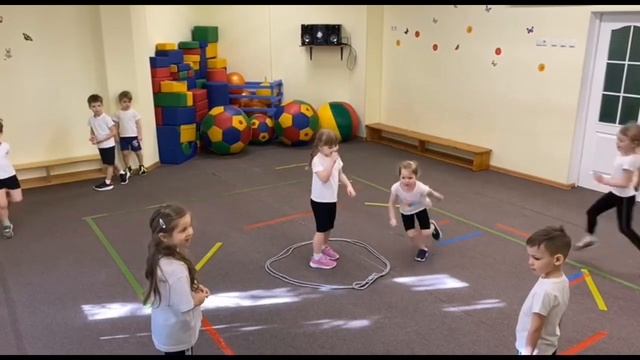 Игра Мяч в кругу смотреть онлайн