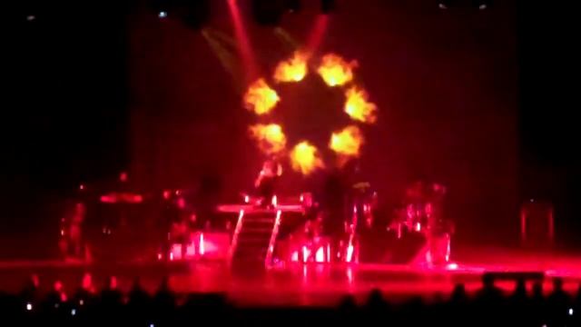 Adam Lambert - Down the Rabbit Hole & Ring of Fire - Mystic Lake, MN смотреть онлайн