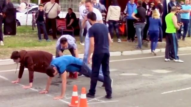 Весёлый конкурс на драгрейсинге - спички детям не игрушка! смотреть онлайн