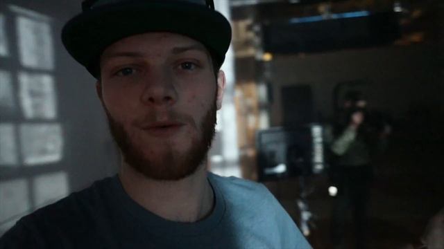 Shooting a music video with Neon Lights смотреть онлайн