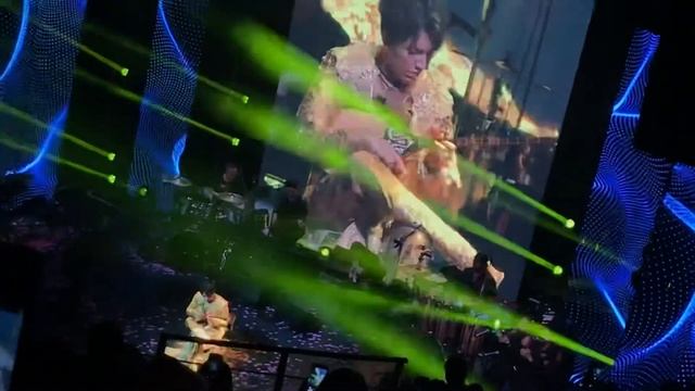 Dimash London 2018 - Di playing Dombra смотреть онлайн
