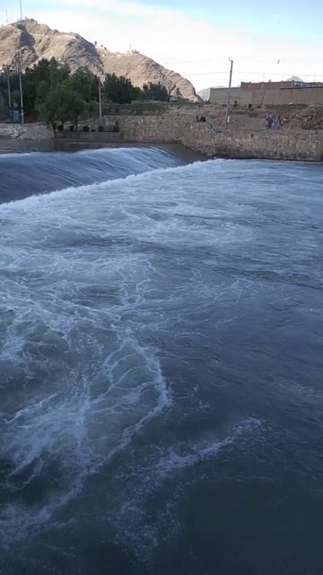huge dam water release and closing inlet #dam #damwater #waterdam #hugedam #bhoot #river смотреть онлайн