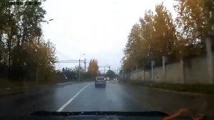 Выезд на железнодорожный переезд на красный свет светофора