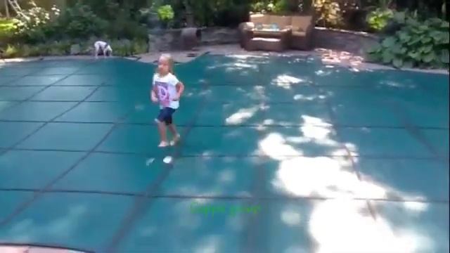 Loop-Loc swimming pools covers video safety demonstration, winter cover mesh and solid long island смотреть онлайн