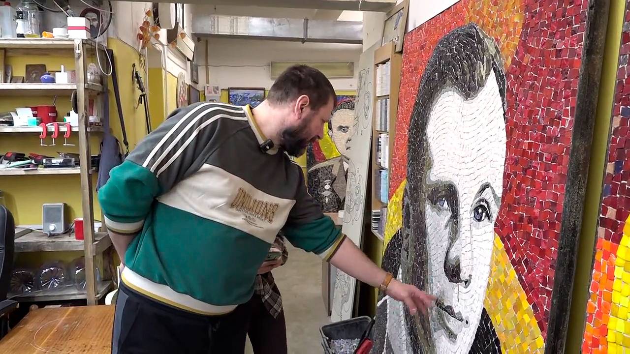 Ко Дню космонавтики в Дубне завершили реставрацию мозаик Нади Леже смотреть онлайн