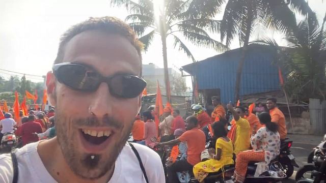 Tourist experiences Jai Shree Ram festival in India смотреть онлайн