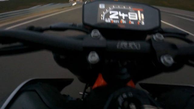 KTM 890 Duke R Launch Control & Top Speed смотреть онлайн