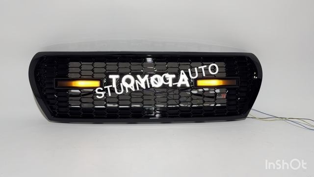Решетка радиатора Toyota Land Cruiser 200 GR смотреть онлайн