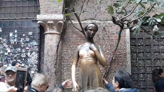 Verona.балкон РОМЕО И ДЖУЛЬЕТЫ смотреть онлайн