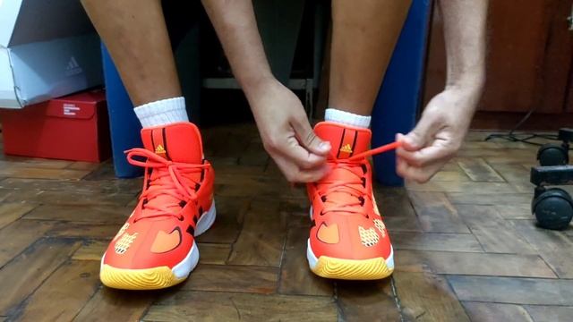Calçando Tênis Adidas Pro N3xt 2021 смотреть онлайн