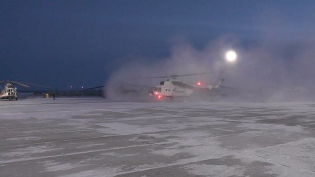 Ми-8АМТ выруливает в квадрат смотреть онлайн