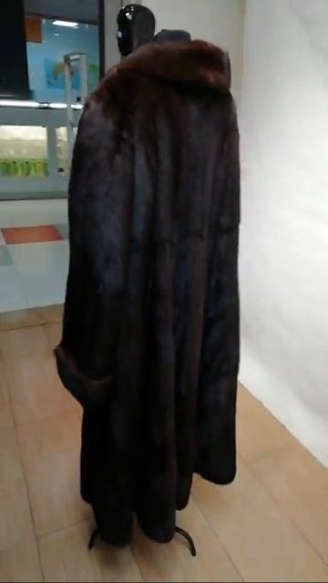 Добротная длинная норковая шуба с манжетами смотреть онлайн