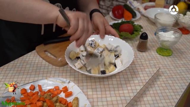 Утреннее меню. 08.07.2024 г. Готовим " Тёплый салат с курицей и жареными баклажанами". смотреть онлайн