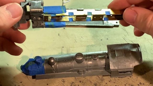 How to Build a Basic HO Scale Steam Engine Kit: Part 4 - Masking, Paint & Decals смотреть онлайн