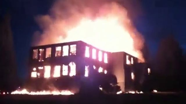 Salem 3-Alarm Fire смотреть онлайн