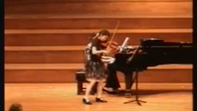 Esther Kim - Sonata KV 301 - W. A. Mozart смотреть онлайн