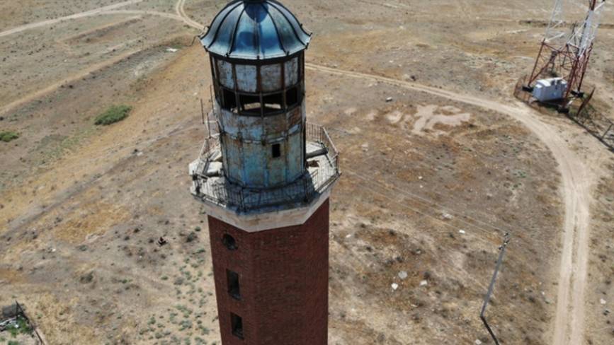 Почему посреди Астраханской степи стоит маяк? смотреть онлайн