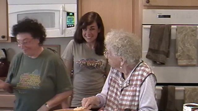 How to Make Gefilte Fish with Grandma Lilly смотреть онлайн