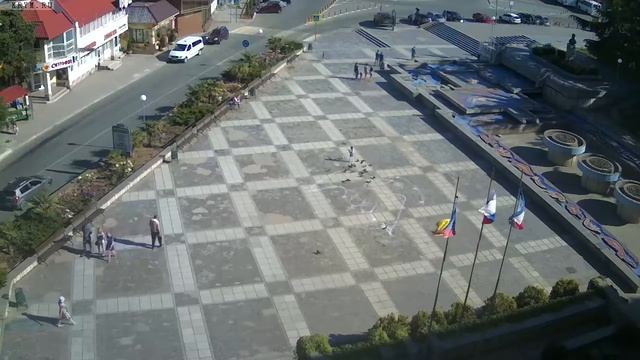 Вебкамера "Площадь Советская". Запись 04.06.2017 17:00:05 смотреть онлайн