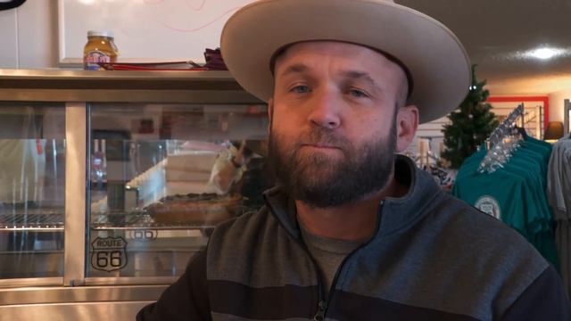 Delicious "Ugly Pie" on Route 66 🥧 Midpoint Cafe - Adrian смотреть онлайн