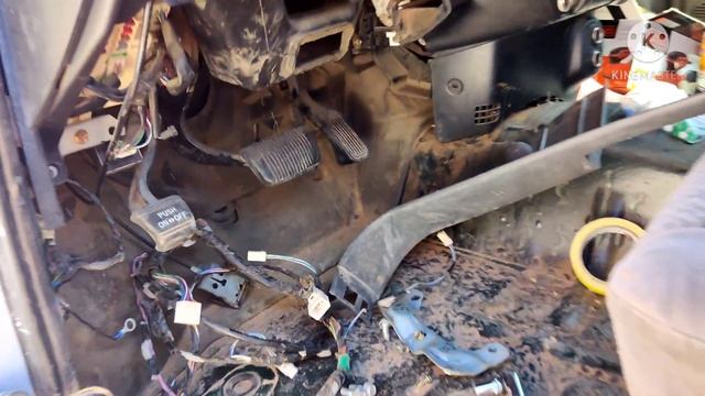 Fixing the door hing pins (00-06 Front doors toyota tundra) смотреть онлайн