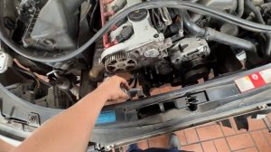 Ауди А4 В6 2.0 бензин замена ремня ГРМ и термостата.