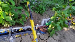 LEGO  - Строительство кольцевой железной дороги для детей