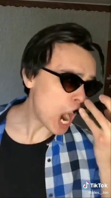 Видео из тик тока))) "самый скучный человек" смотреть онлайн