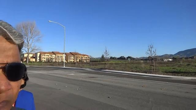 Aruna & Hari Sharma walking on Lakeview Blvd Silicon Valley Fremont, CA Feb 15, 2015 смотреть онлайн