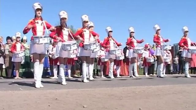 Барабанщицы парад 8 мая