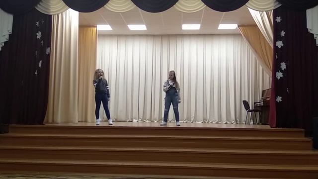 Алина Ушакова и Юля Залесская смотреть онлайн