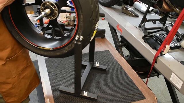 Olmaxmotor's Motorcycle Tire Changing Machine and Balancer - Review смотреть онлайн