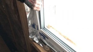 Установка ПВХ-окна в каркасном доме: почему штапики не держат стеклопакет и что делать?