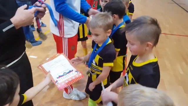ФК АПРЕЛЕВКА НМ серебряные призёры турнира "Апрелевские надежды" среди 2012-2011гг смотреть онлайн