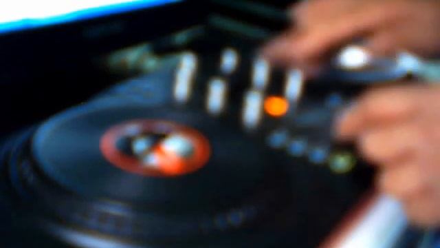 DJ SKRATZ: MY FIRST SCRATCHING USING ION DISCOVER DJ