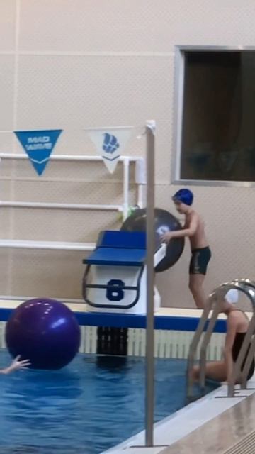 Пока тренер отвернулся #бассейн #swim #swimming #плавание #тренировка #dolphin #dolphins #дельфины смотреть онлайн