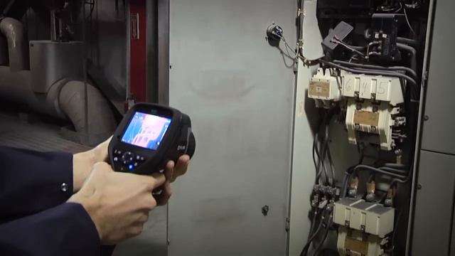 FLIR Thermal Camera vs. Spot IR Thermometer смотреть онлайн