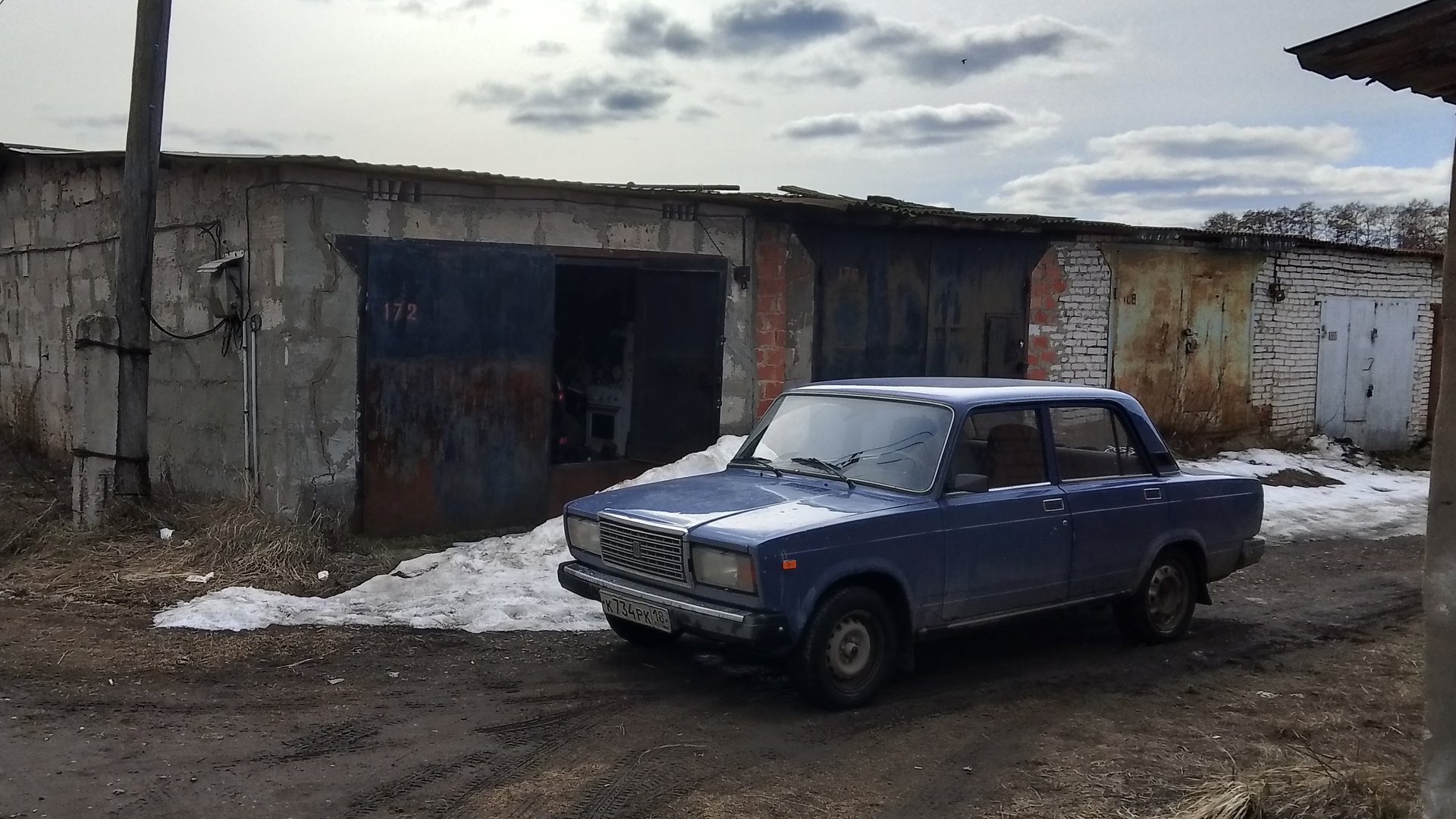 Ночую в гараже. Апрель 2025. смотреть онлайн