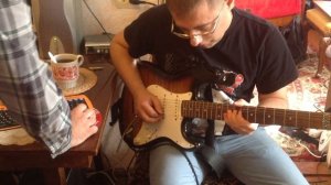 Артур Владимирович на легендарной гитаре Вадима Глухова соло гитариста Сектора газа