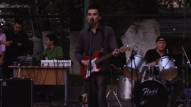 Рок группа Сырттан Корейнши озинди смотреть онлайн