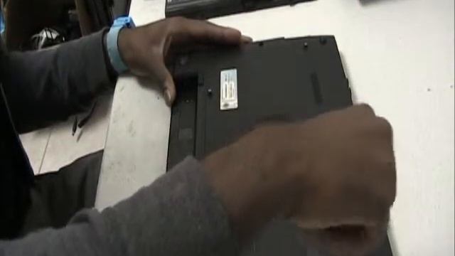HP 610 Combo DVD-Drive replacement смотреть онлайн