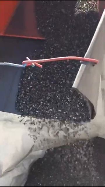 Виброгрохот с углем и бункером-720p смотреть онлайн